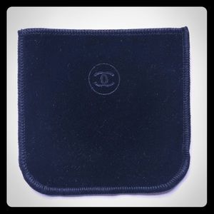 ❤️ CHANEL velvet pouch